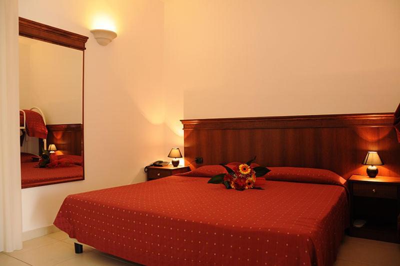 Agri Hotel Conte Salentino Сант'Изидоро Екстериор снимка