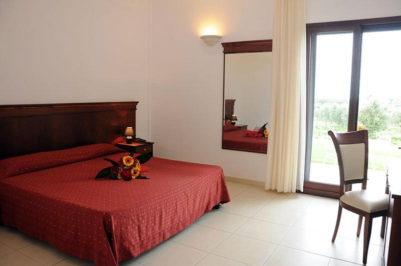 Agri Hotel Conte Salentino Сант'Изидоро Екстериор снимка