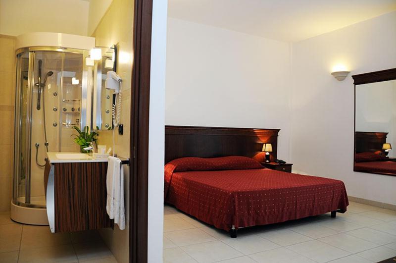 Agri Hotel Conte Salentino Сант'Изидоро Екстериор снимка