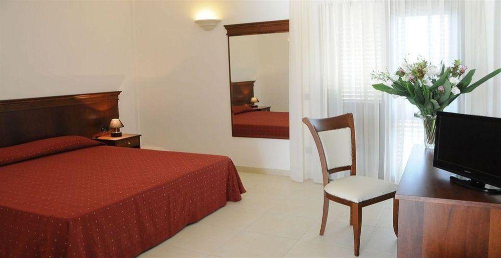 Agri Hotel Conte Salentino Сант'Изидоро Екстериор снимка