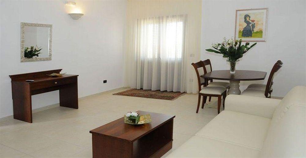 Agri Hotel Conte Salentino Сант'Изидоро Екстериор снимка