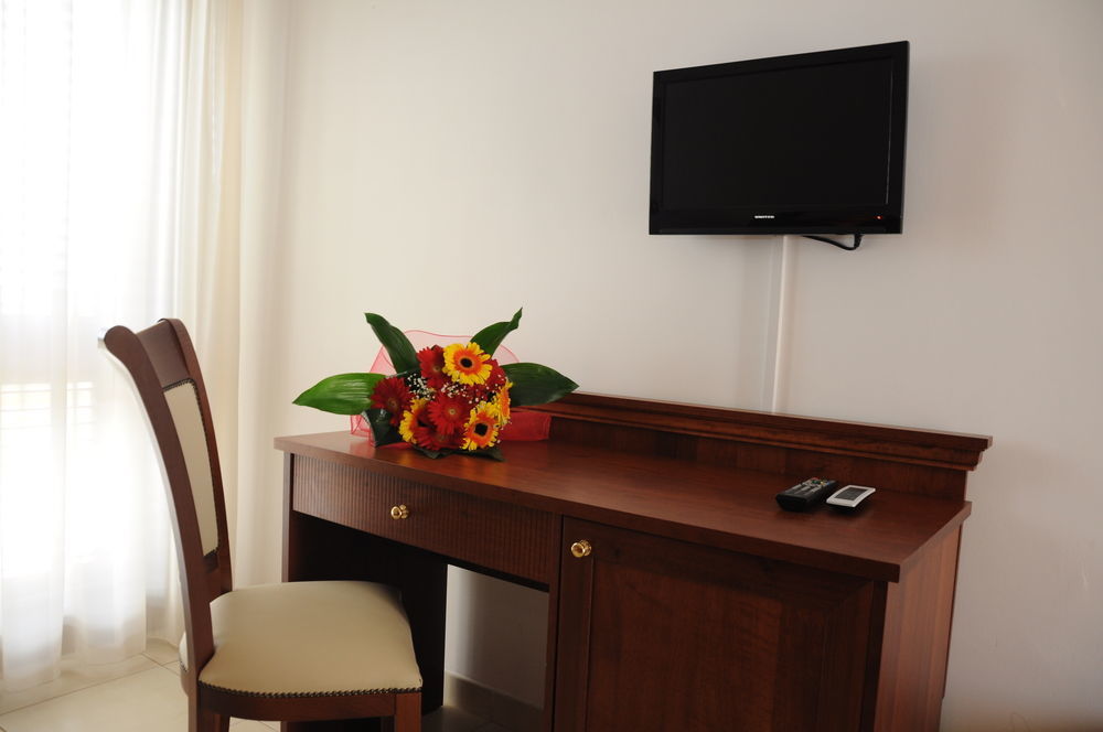 Agri Hotel Conte Salentino Сант'Изидоро Екстериор снимка